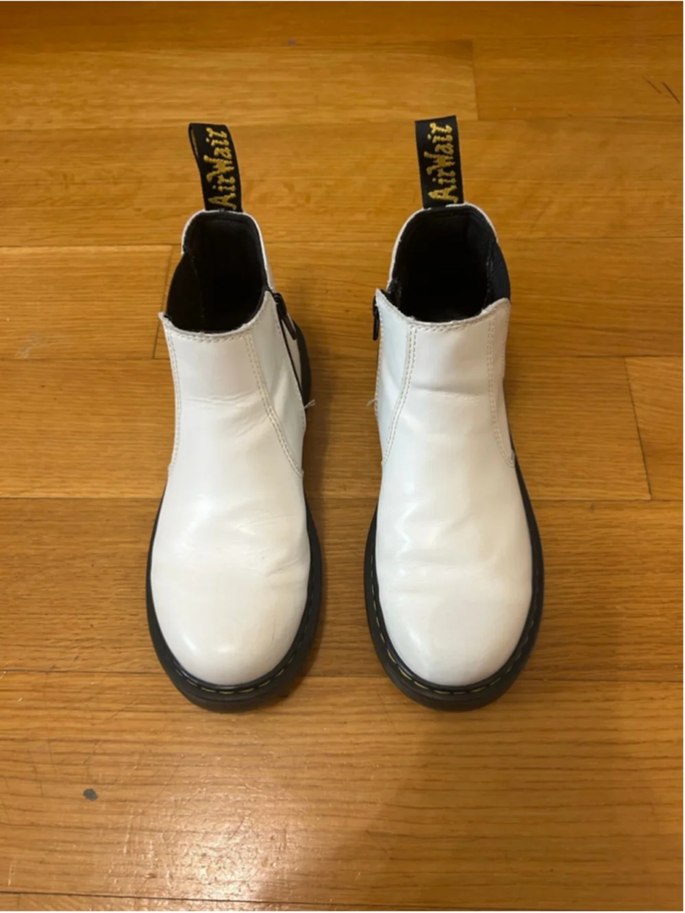 Dr. Marten YOUTH 2976 LEATHER CHELSEA BOOTS